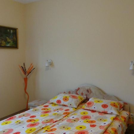 Rozalia Apartman Gyula Exterior photo